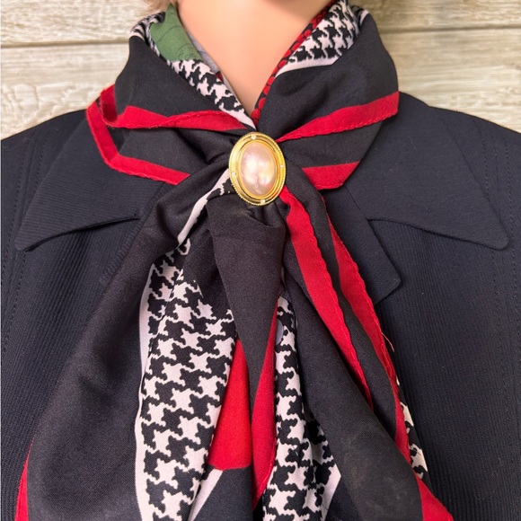 Pearl & Rhinestone Scarf Clip/Ring - Picture 5 of 13